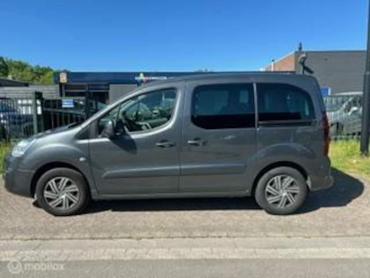 Citroën Berlingo - combi 1.2/81KW/NAVI/CLIMATE/6-24 Mnd garantie mogelijk - AutoWereld.nl