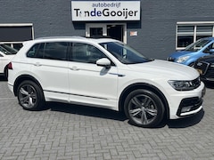 Volkswagen Tiguan - 2.0 TSi DSG 4Motion Highline Business R-Line | EL. TREKHAAK | STANDKACHEL | PANORAMADAK |