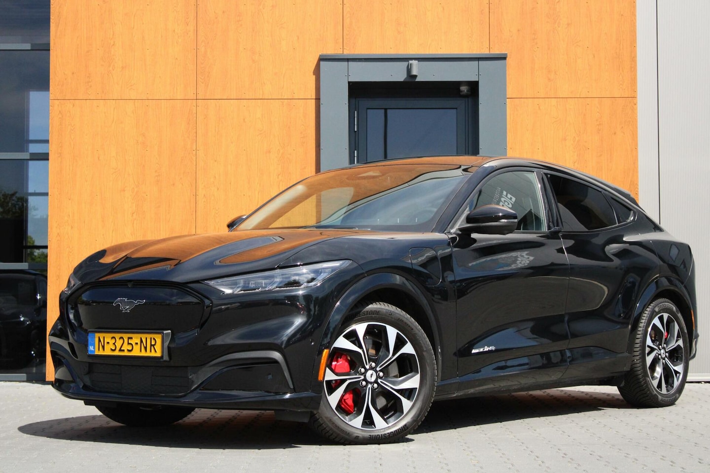 Ford Mustang Mach-E - AWD 75kWh | ACC | B&O | 360 Camera - AutoWereld.nl