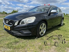 Volvo V60 - 1.6 T3 R-Design LEES TEKST KOOPJE