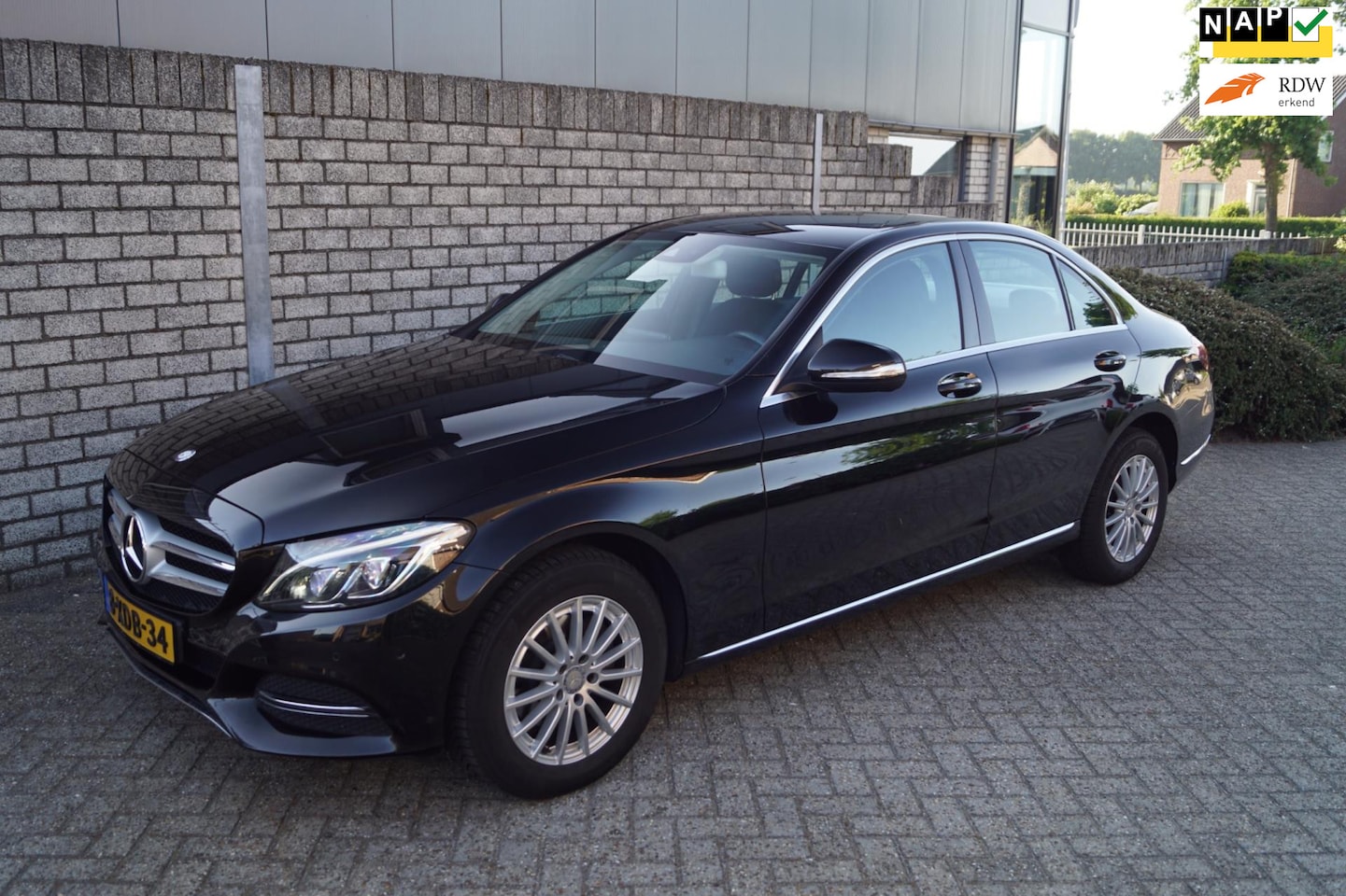 Mercedes-Benz C-klasse - 180 Lease Edition Sportstoelen Navi Clima LED Koplampen 4x Elektrische Ramen Cruise 2x PDC - AutoWereld.nl
