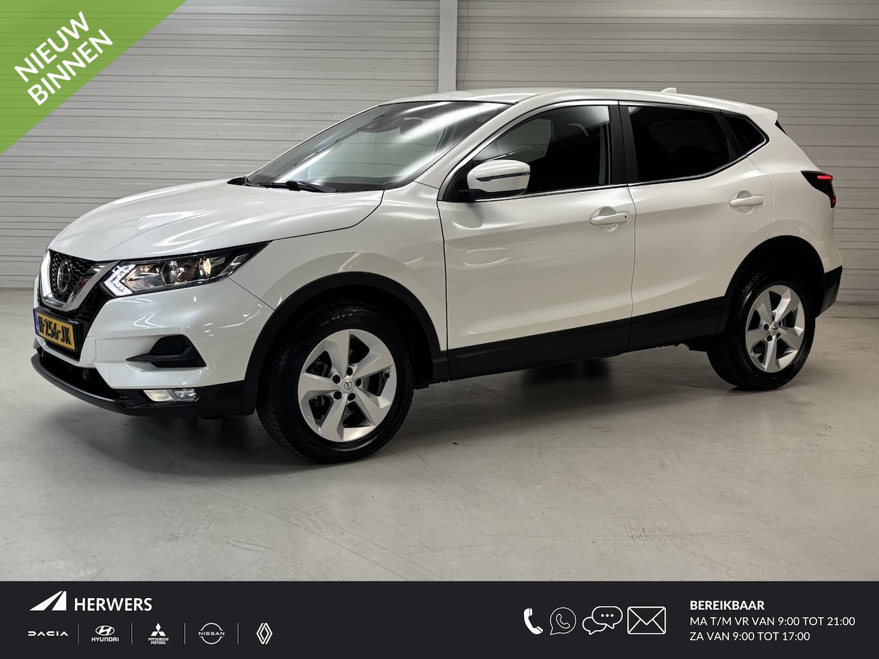 Nissan Qashqai - 1.3 DIG-T Business Edition / Navigatie / Camera / Dealer Onderhouden / Trekhaak 1500 KG / - AutoWereld.nl