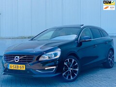 Volvo V60 - 2.4 D6 AWD Plug-In Hybrid Summum NAP I 215PK I OPENDAK I LEER I BOMVOL OPTIES I NETTE AUTO