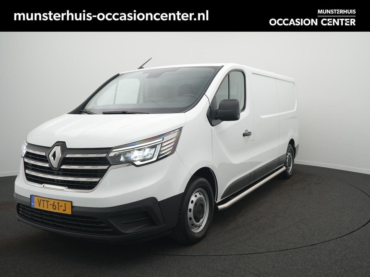 Renault Trafic - 2.0 dCi 130 T30 L2H1 Comfort - All seasonbanden - Sidebars - Trekhaak - AutoWereld.nl