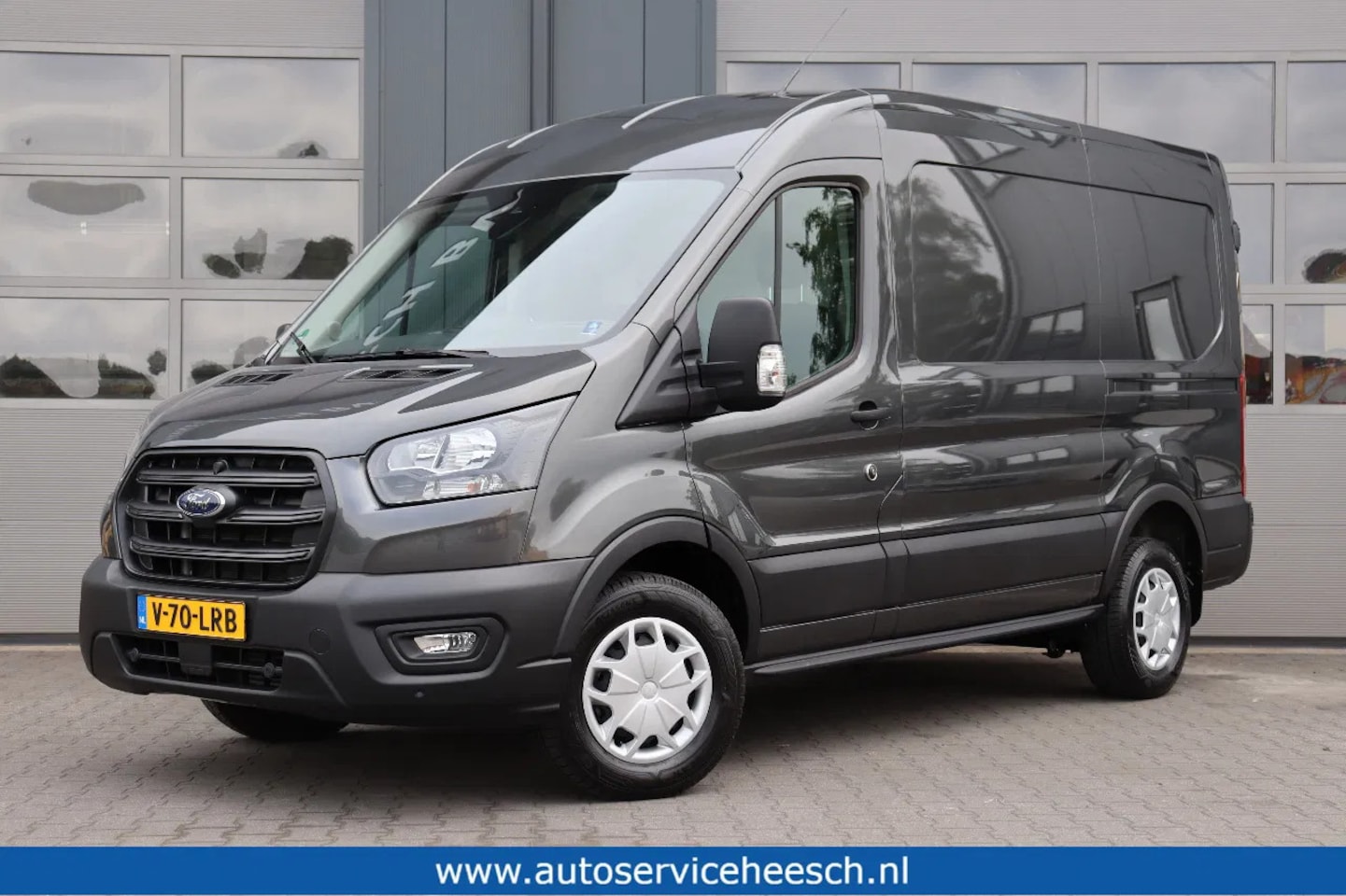 Ford Transit - 2.0 TDCi 170PK L2H2 l AUTOMAAT l TREKHAAK l PDC - AutoWereld.nl