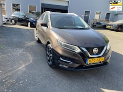 Nissan Qashqai - 1.3 DIG-T N-Connecta automaat 160pk panoramadak half leder