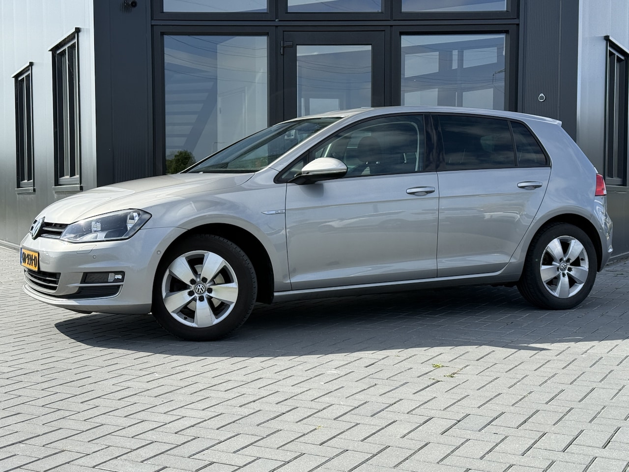 Volkswagen Golf - 1.2 TSI Cup Clima | Cruise | PDC | Nwe APK & beurt - AutoWereld.nl