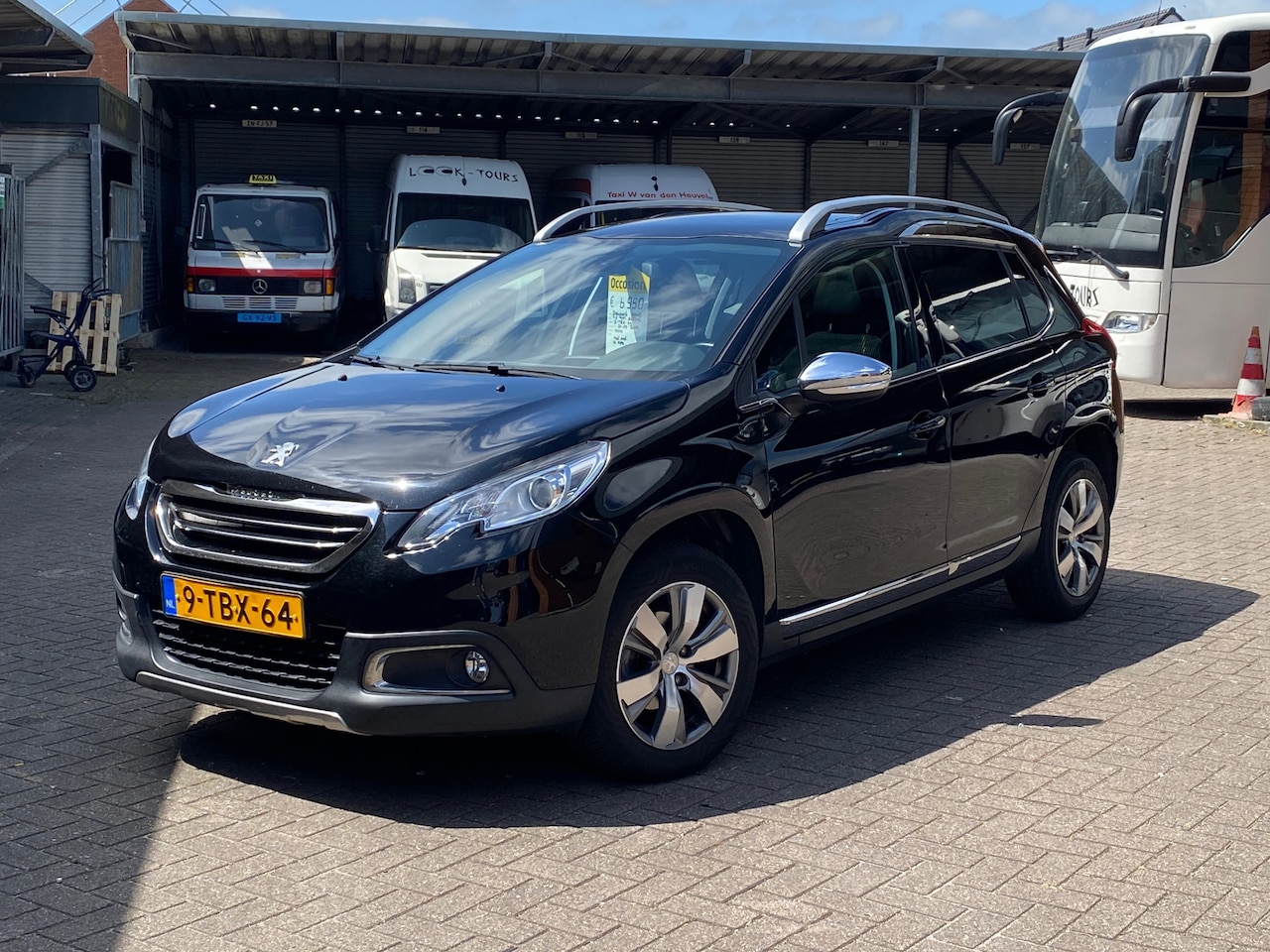 Peugeot 2008 - 1.2 VTi Allure Pack Premium Plus 1.2 VTi Allure Pack Premium Plus - AutoWereld.nl
