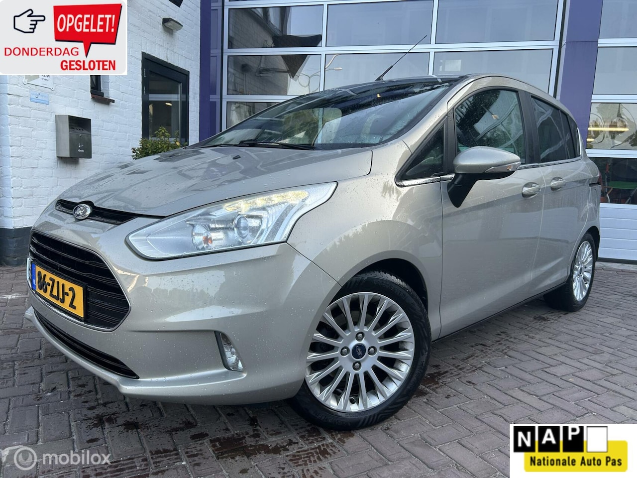 Ford B-Max - 1.0 EcoBoost Titanium * PANORAMADAK * TREKHAAK - AutoWereld.nl
