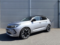Opel Grandland - 1.2 Turbo Ultimate 130PK Automaat | Stoel en stuurverwarming | Achteruit rij camera | Park