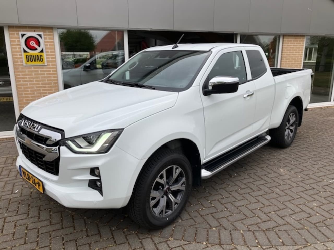 Isuzu D-Max - 1.9 E-Cab LSX automaat - AutoWereld.nl