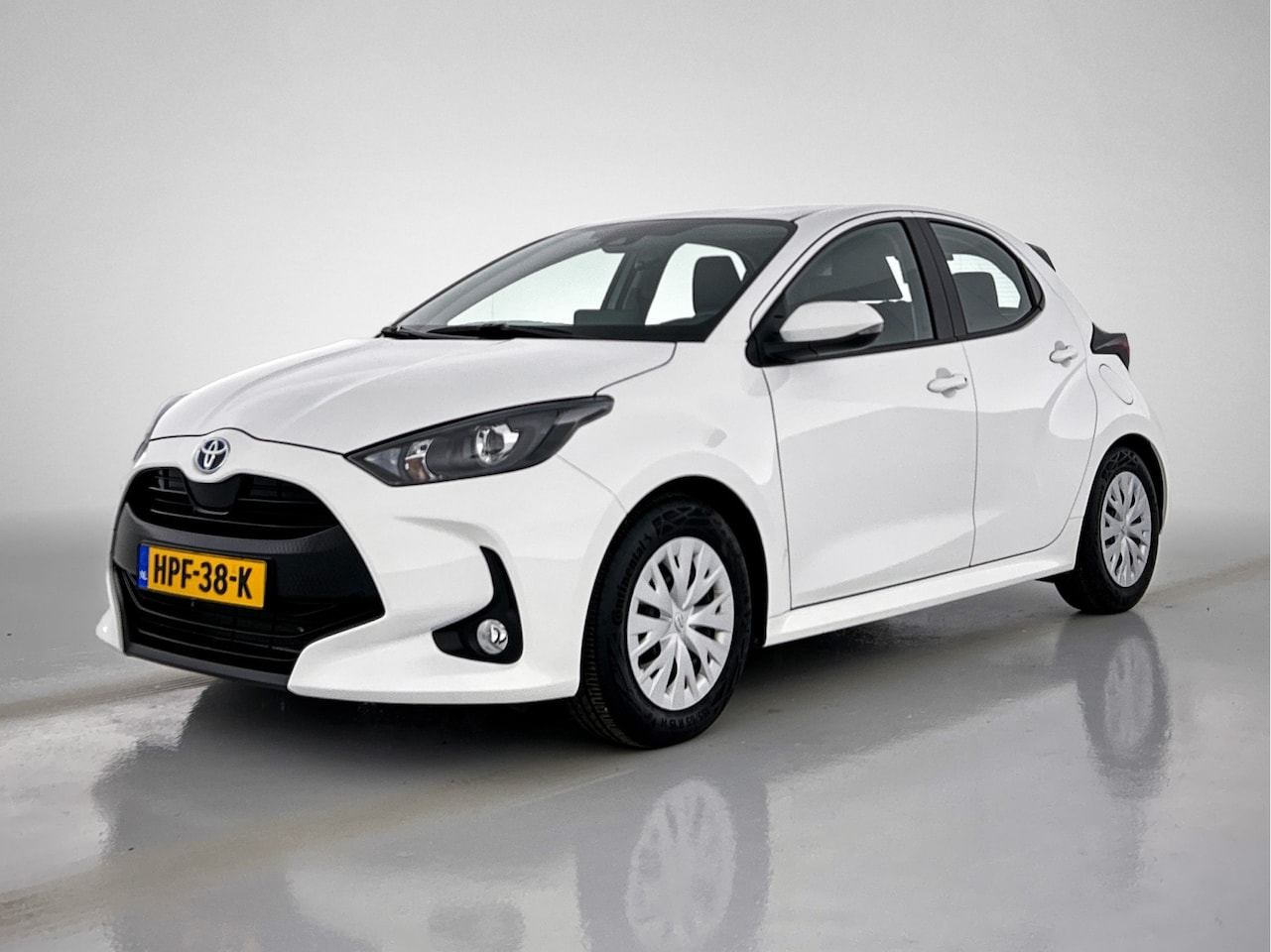 Toyota Yaris - 1.5 Hybrid Active | Apple Carplay | Achteruitrijcamera | Climate control | Mistlampen voor - AutoWereld.nl