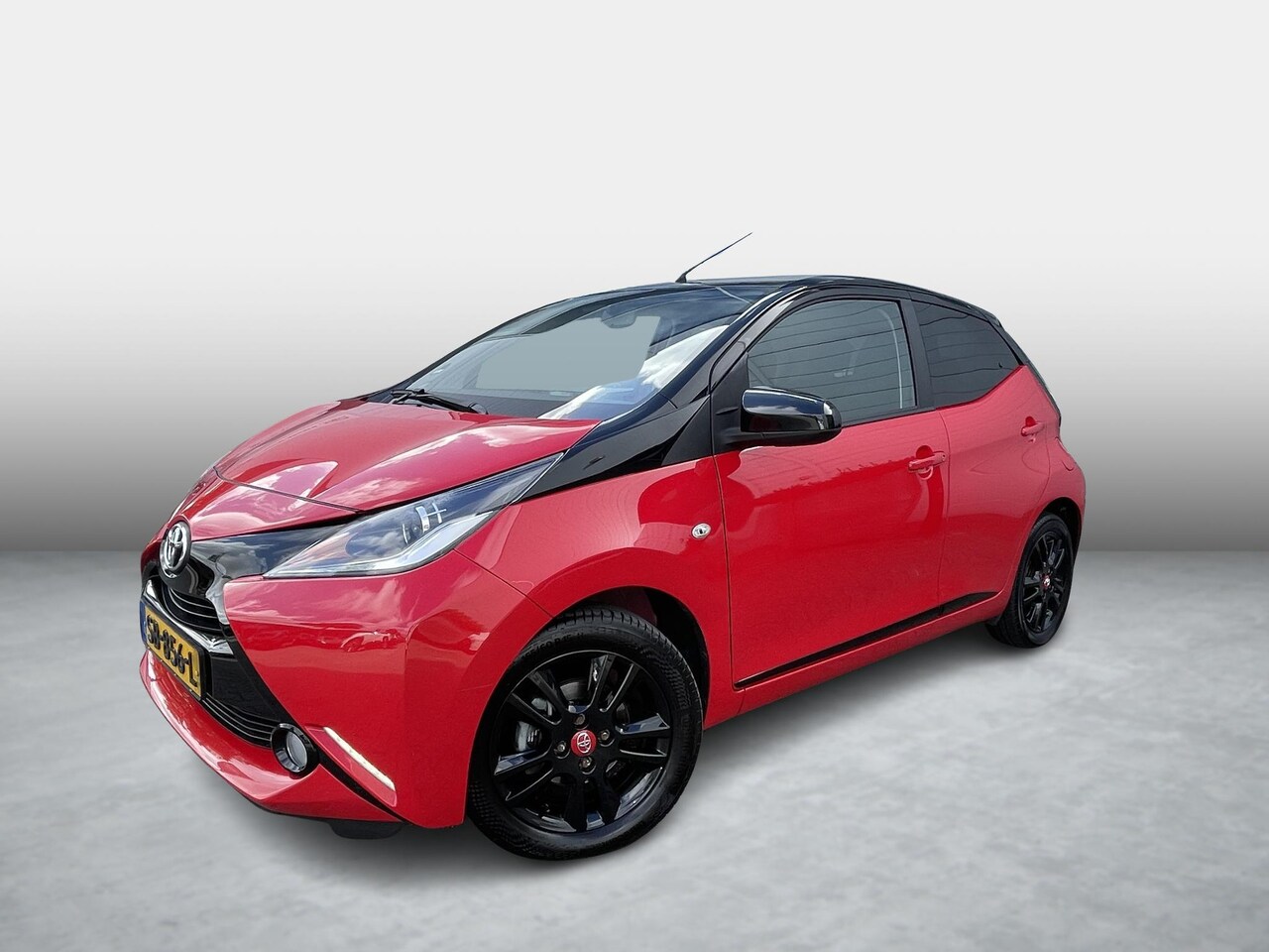 Toyota Aygo - 1.0 VVT-i x-cite 1.0 VVT-i x-cite - AutoWereld.nl