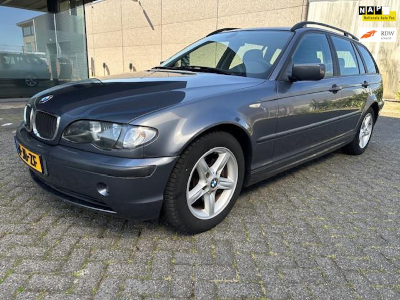 BMW 3-serie Touring - 318i Executive CLIMAT BJ 3-2002 APK 3-2026 - AutoWereld.nl