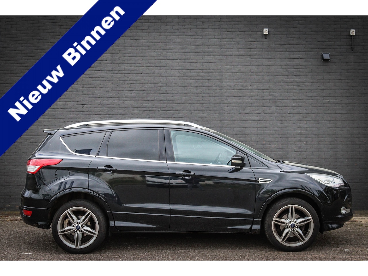 Ford Kuga - 1.5 Titanium Styling Pack Net binnen; wordt nog klaargemaakt - AutoWereld.nl