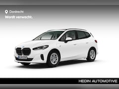 BMW 2-serie Active Tourer - 225e xDrive | Panorama | Harman Kardon | Trekhaak | Head-Up