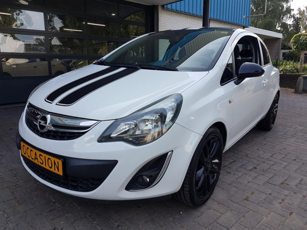 Opel Corsa - D 1400i 3 DEURS AIRCO Sport Uitvoering - AutoWereld.nl