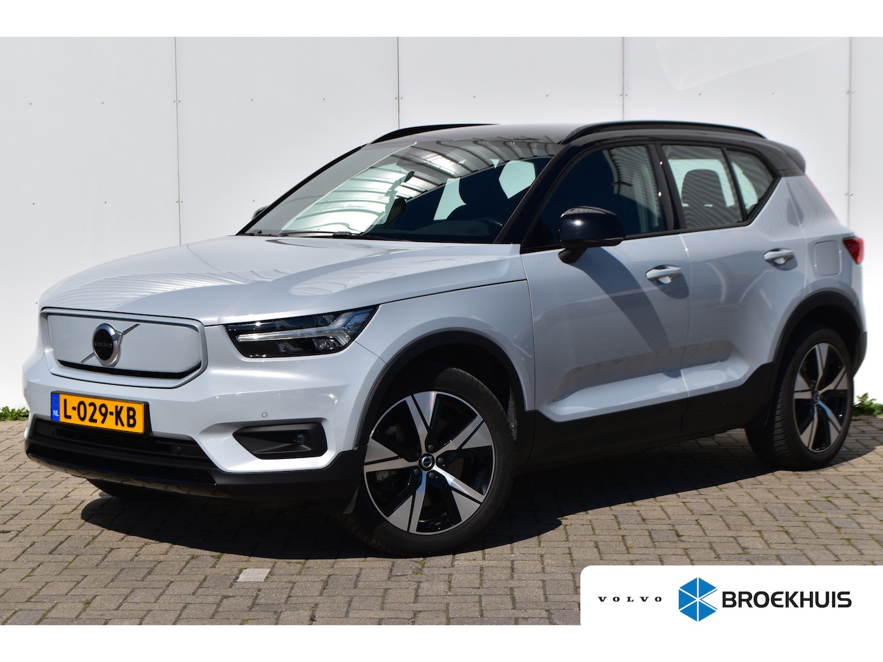 Volvo XC40 - Recharge P8 AWD R-Design Recharge P8 AWD R-Design - AutoWereld.nl