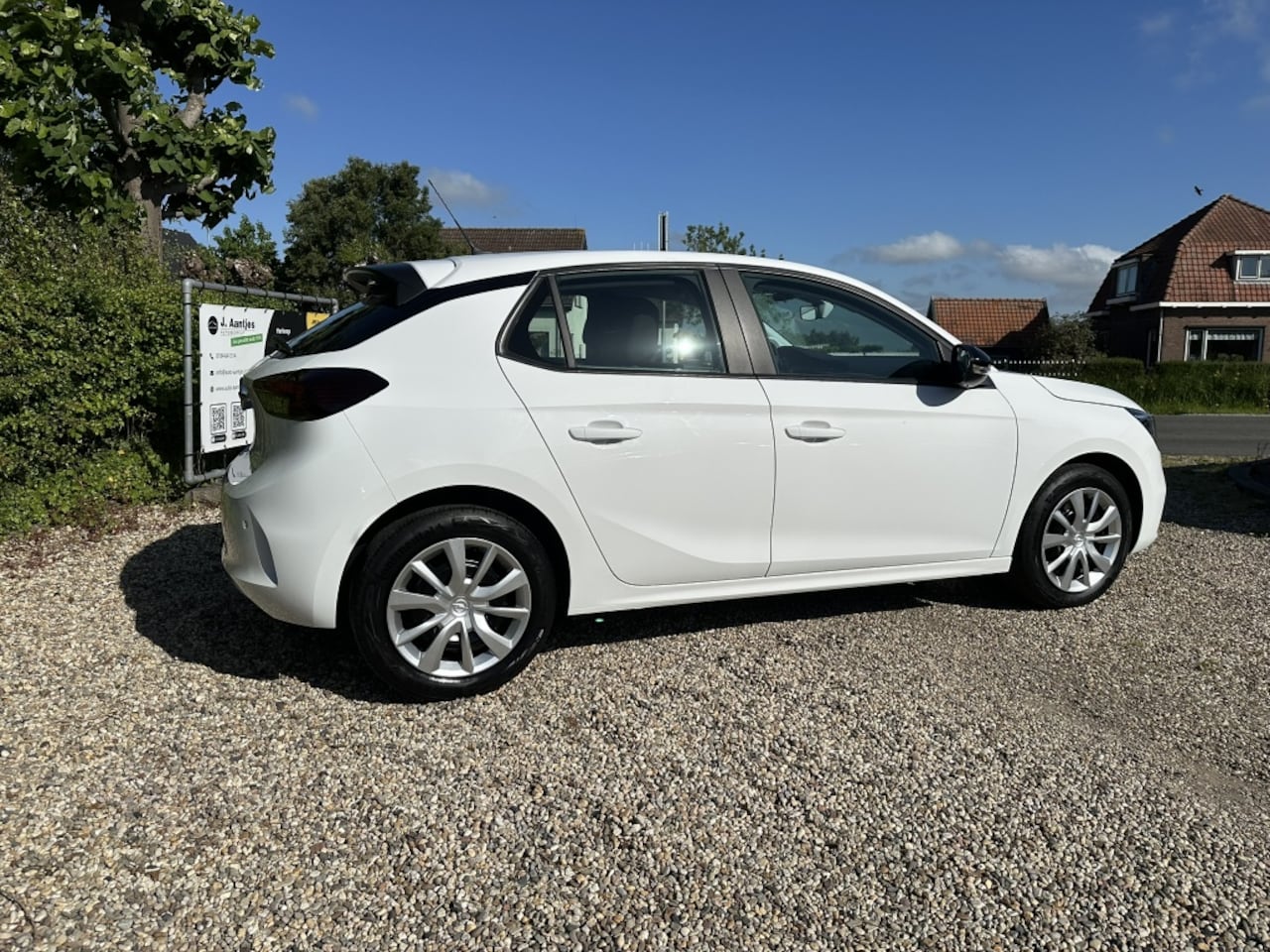 Opel Corsa - 1.2 100PK Edition Navi/PDC/Camera