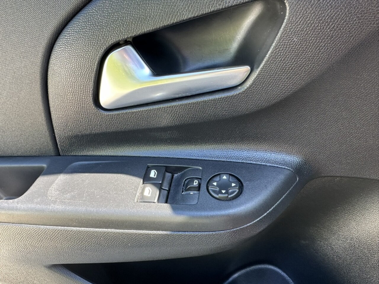 Opel Corsa - 1.2 100PK Edition Navi/PDC/Camera