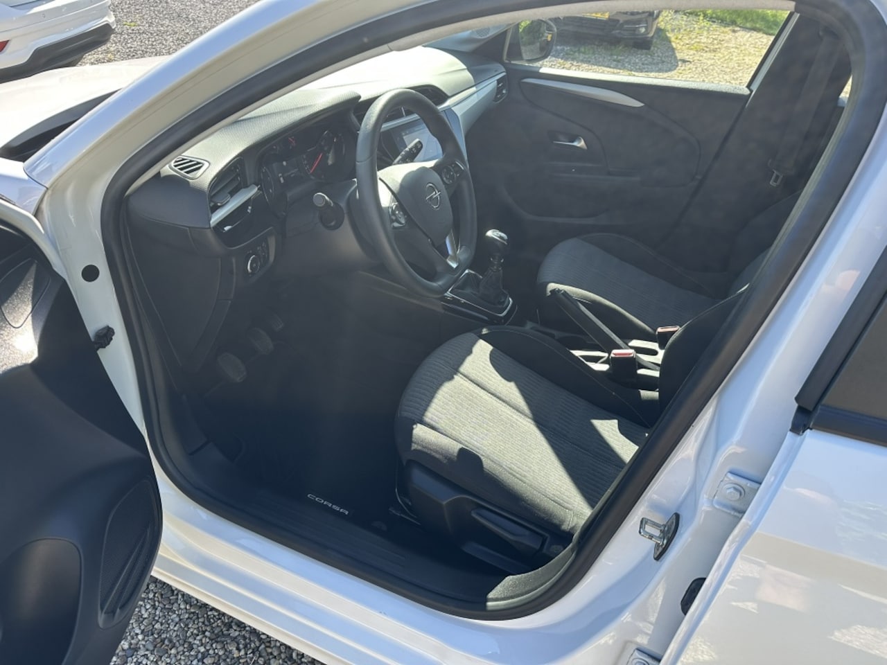 Opel Corsa - 1.2 100PK Edition Navi/PDC/Camera