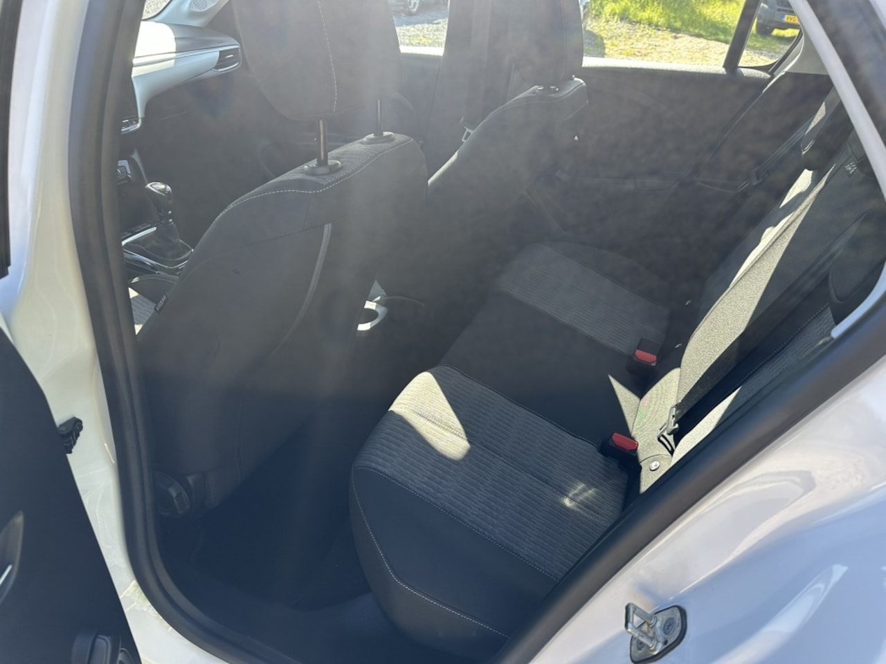 Opel Corsa - 1.2 100PK Edition Navi/PDC/Camera