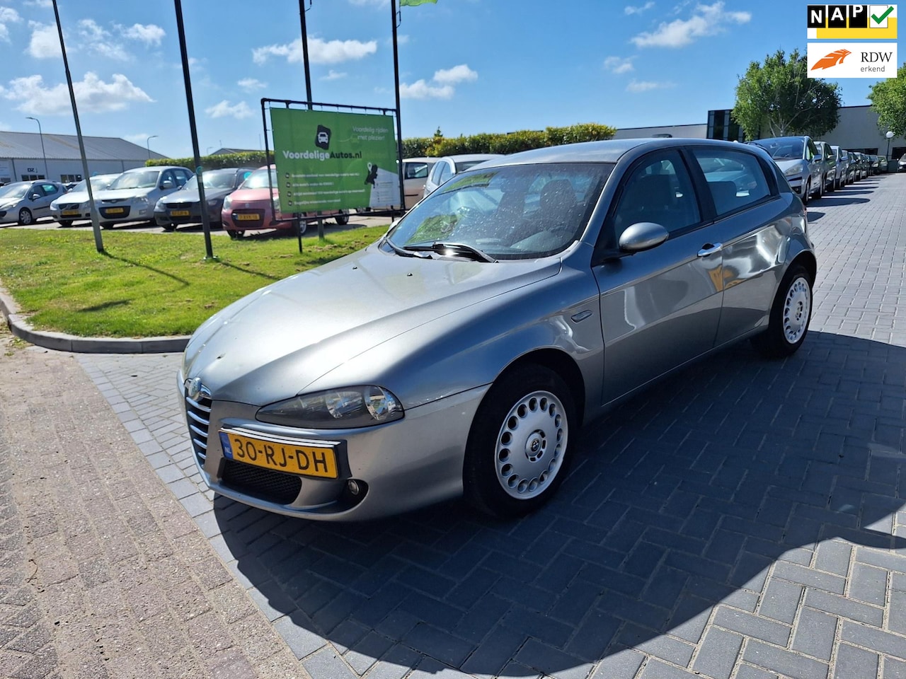 Alfa Romeo 147 - 1.6 T.Spark Distinctive / APK januari 2026 - AutoWereld.nl