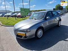 Alfa Romeo 147 - 1.6 T.Spark Distinctive / APK januari 2026