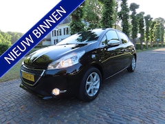Peugeot 208 - 1.2 PureTech Style Airco Cruisecontrol Navigatie Bleutooth 5 Drs Pdc Lm Velgen