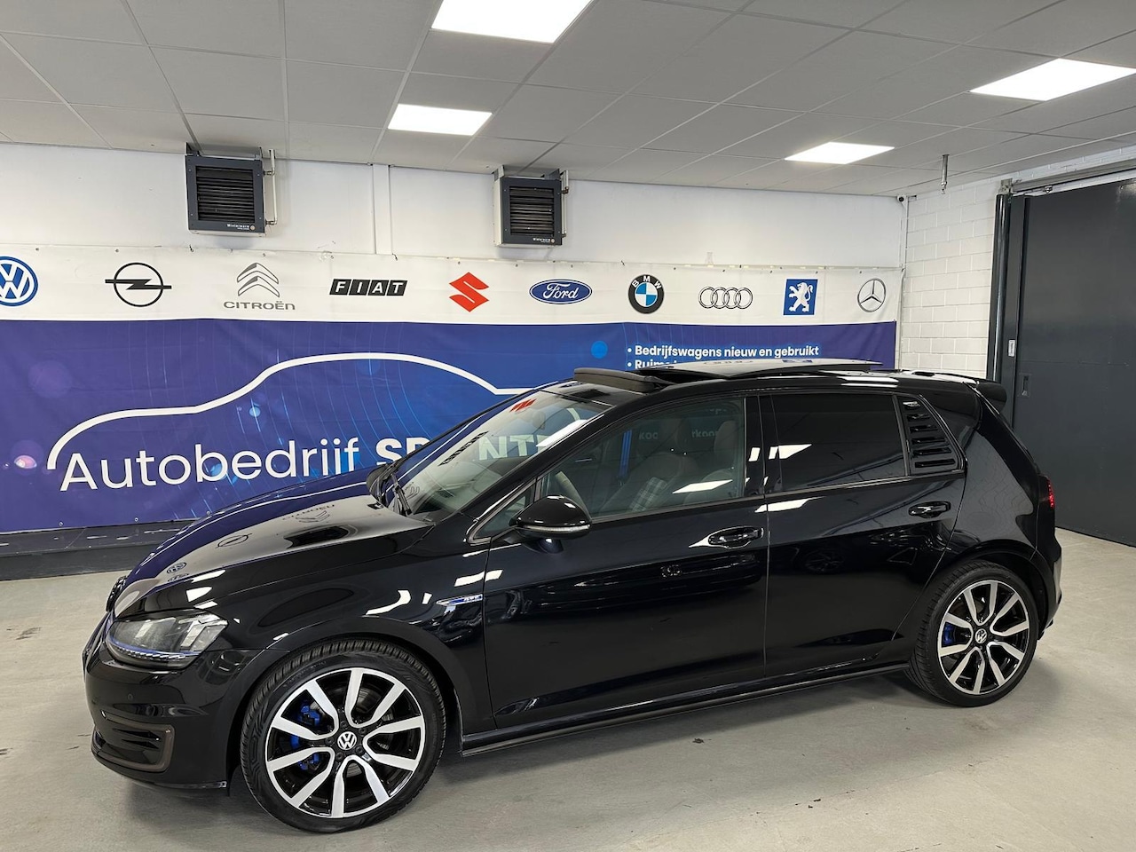 Volkswagen Golf - 1.4 TSI GTE PANO CAMERA SPORTUITLAAT - AutoWereld.nl