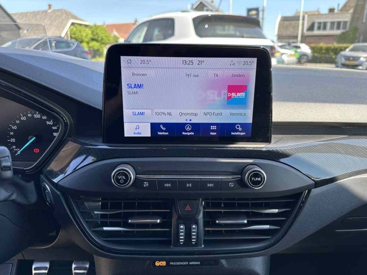 Ford Focus Wagon - 1.0 Hybrid ST-Line