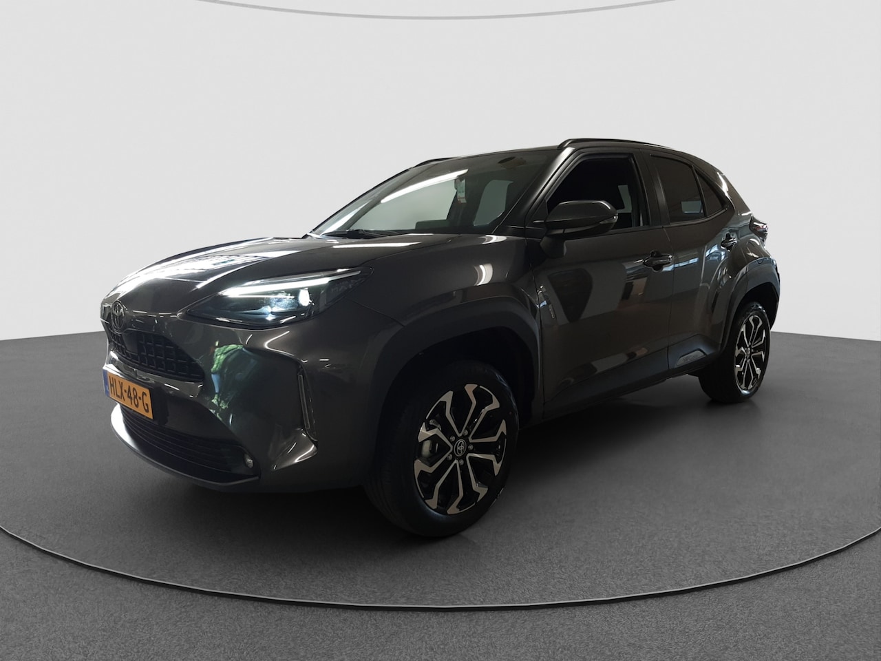 Toyota Yaris Cross - 1.5 Hybrid 115 Dynamic limited | NIEUW! | Stuur en stoel verwarming - AutoWereld.nl