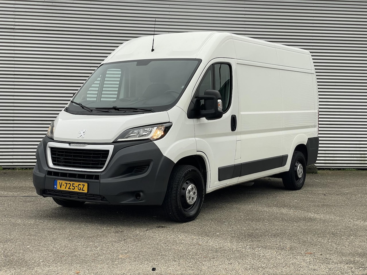 Peugeot Boxer - 330 2.0 BlueHDI L2H2 Premium Pack 1 eigenaar . Peugeot Boxer 330 2.0 BlueHDI L2H2 Premium - AutoWereld.nl