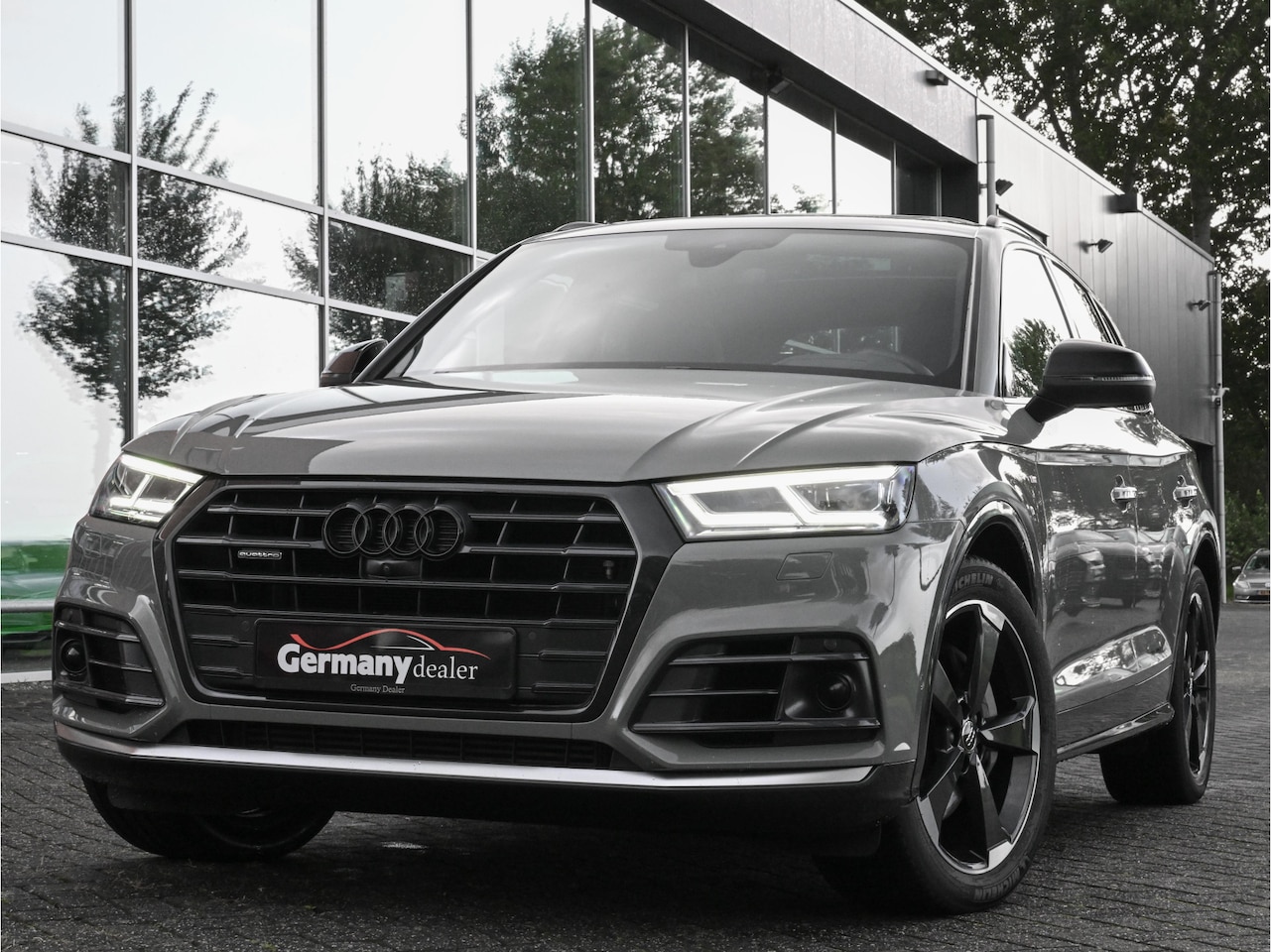 Audi Q5 - 50TDI 286pk Quattro S-Line + Design Black optic Lucht Pano Carbon Keyless Camera 20-Inch - AutoWereld.nl