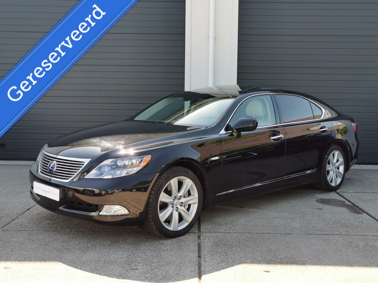 Lexus LS 600h - L. President ottomanstoel - AutoWereld.nl