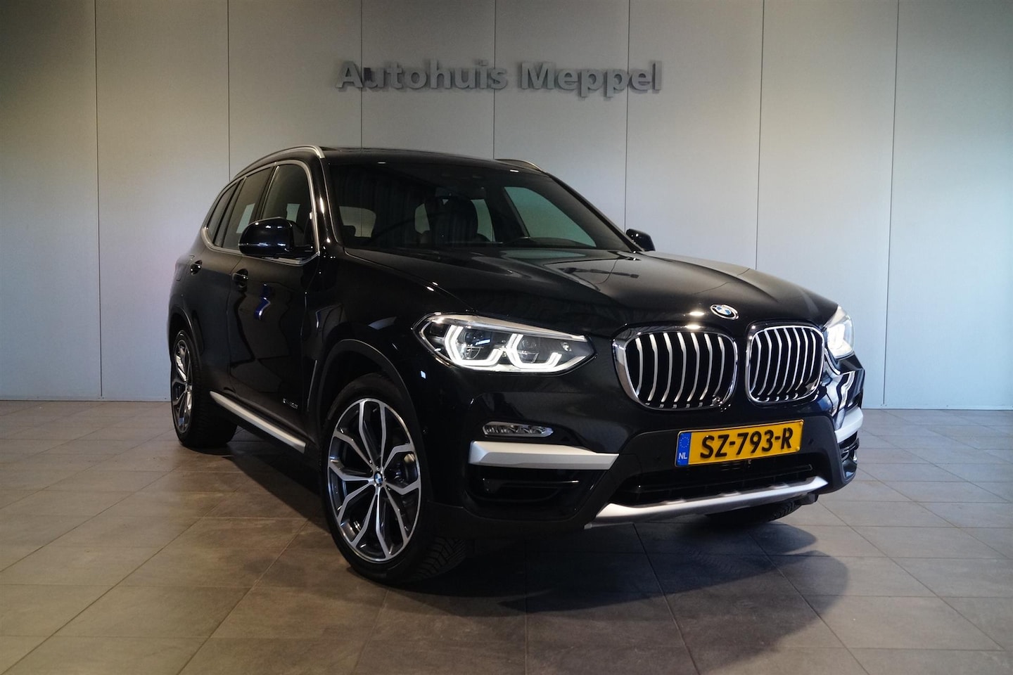 BMW X3 - xDrive20i X-Line | LED | Head-Up Display | Panoramadak | Trekhaak | - AutoWereld.nl