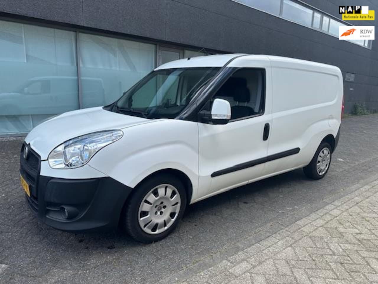Fiat Doblò Cargo - 1.6 MultiJet SX Maxi AIRCO BJ 11-2010 APK 5-2026 PRIJS EX BTW - AutoWereld.nl