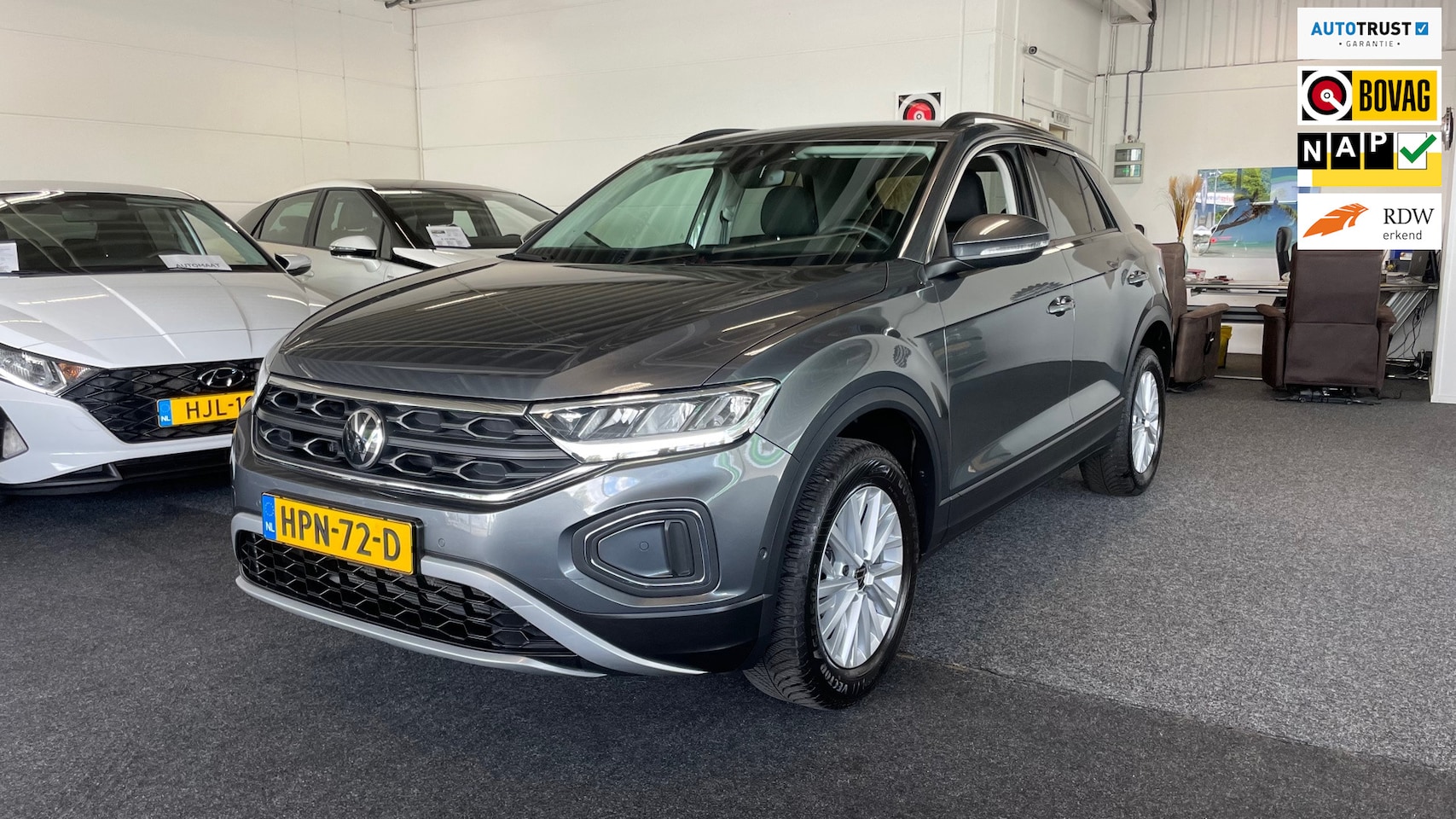 Volkswagen T-Roc - 1.0 TSI Life Edition 1.0 TSI Life Edition, Nav, Climate, Carplay, Led, Lichtmetaal. - AutoWereld.nl
