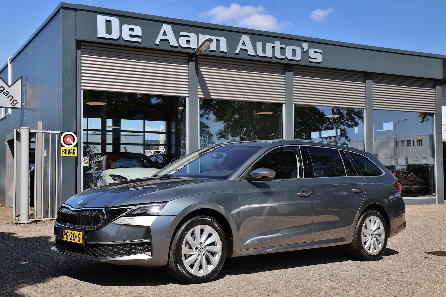 Skoda Octavia Combi - 1.5 TSI MHEV Nieuw Model Alcantara 8.000 Km - AutoWereld.nl