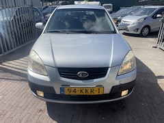 Kia Rio - 1.4 X-pect Goed rijdende rio 2010 deukje achterschem apk feb 2026 1000€