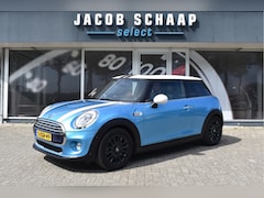 MINI Cooper - 1.5 Chili Serious Business / Keyless / Clima / Navigatie / Panoramadak