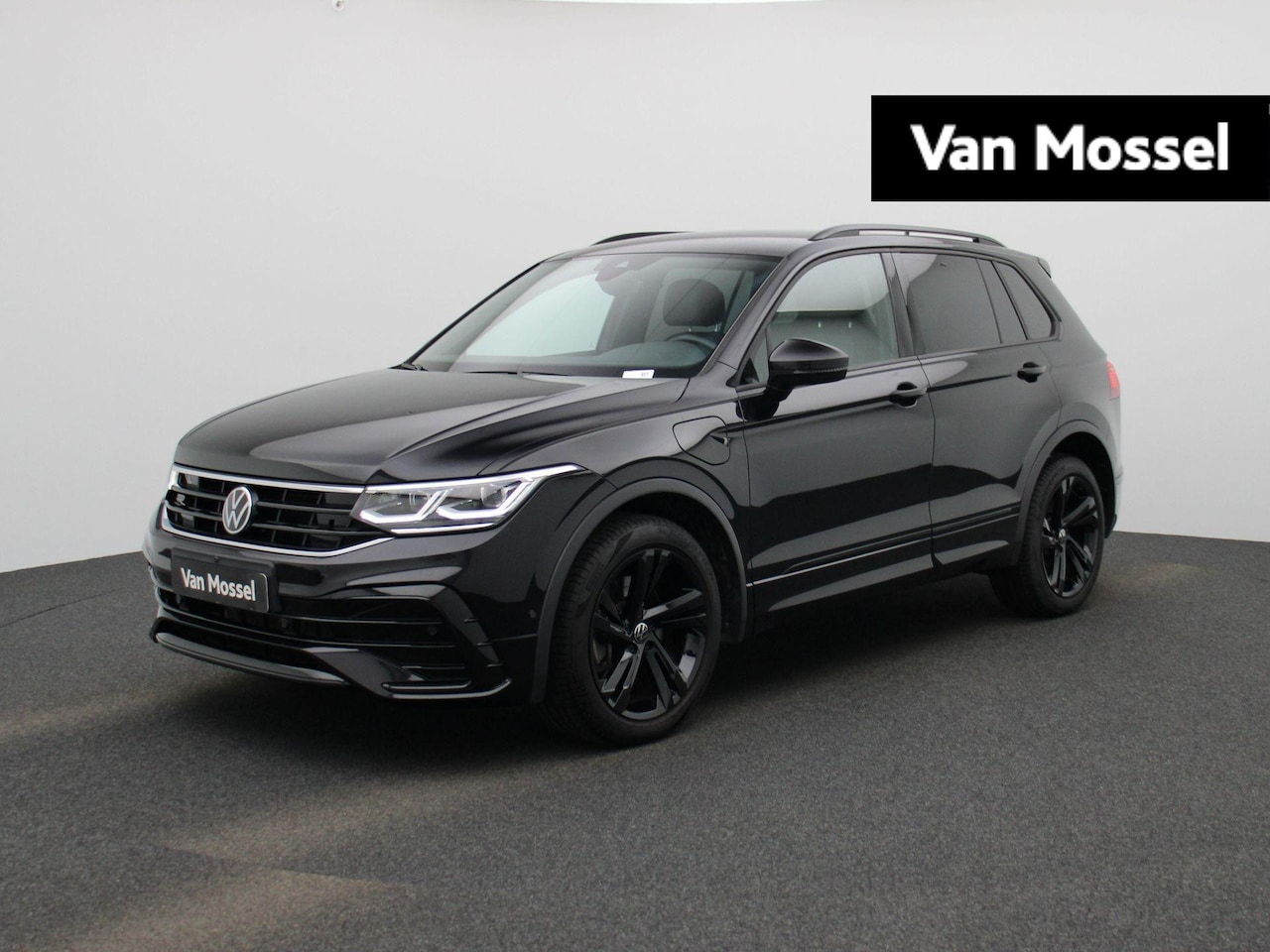 Volkswagen Tiguan - 1.4 TSI eHybrid R-Line | 150 PK | Automaat | Trekhaak | 360* Camera (Helicopter View) | Bl - AutoWereld.nl
