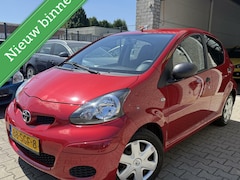 Toyota Aygo - 1.0-12V Now / BJ 2011 / 118.000KM / Airco /N.A.P