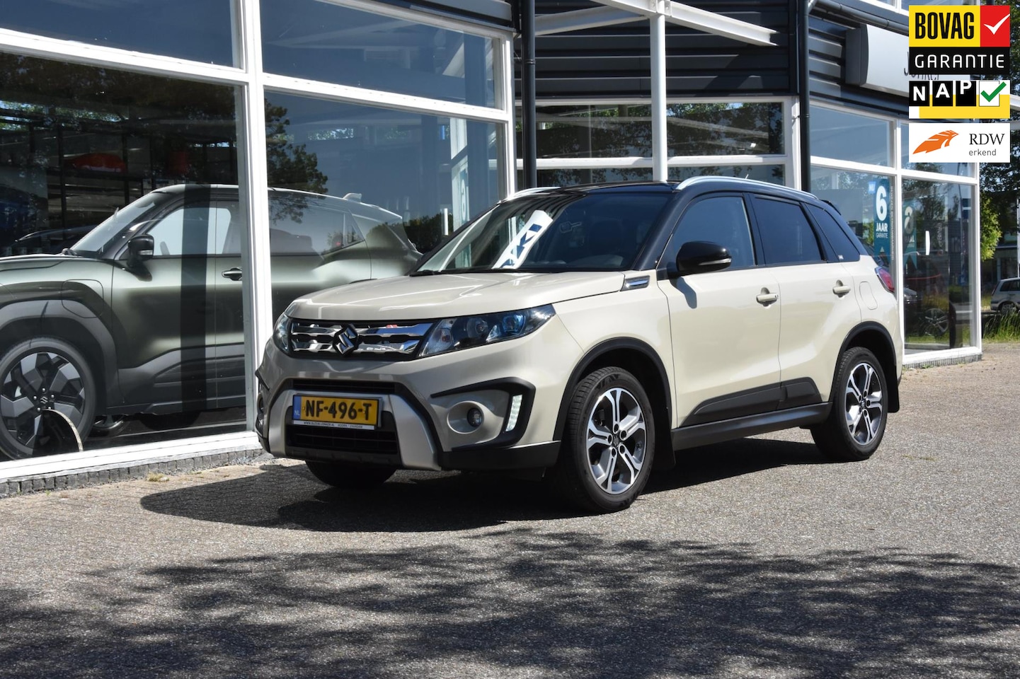 Suzuki Vitara - 1.6 High Executive 1.6 High Executive - AutoWereld.nl