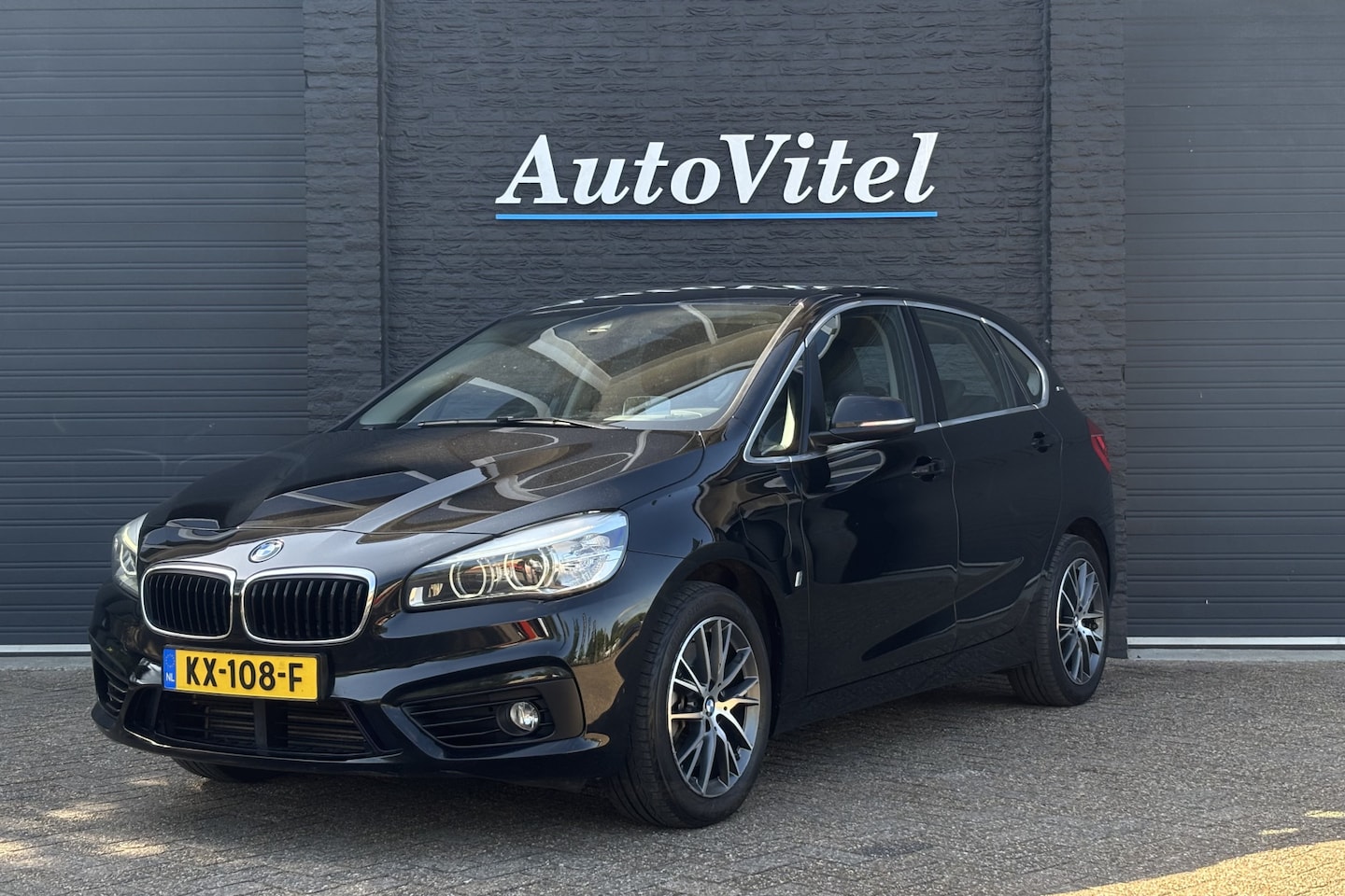 BMW 2-serie Active Tourer - 225xe High Executive | Comfort Acces | Sportleder | Head-Up | Navi | Elektrische Klep - AutoWereld.nl