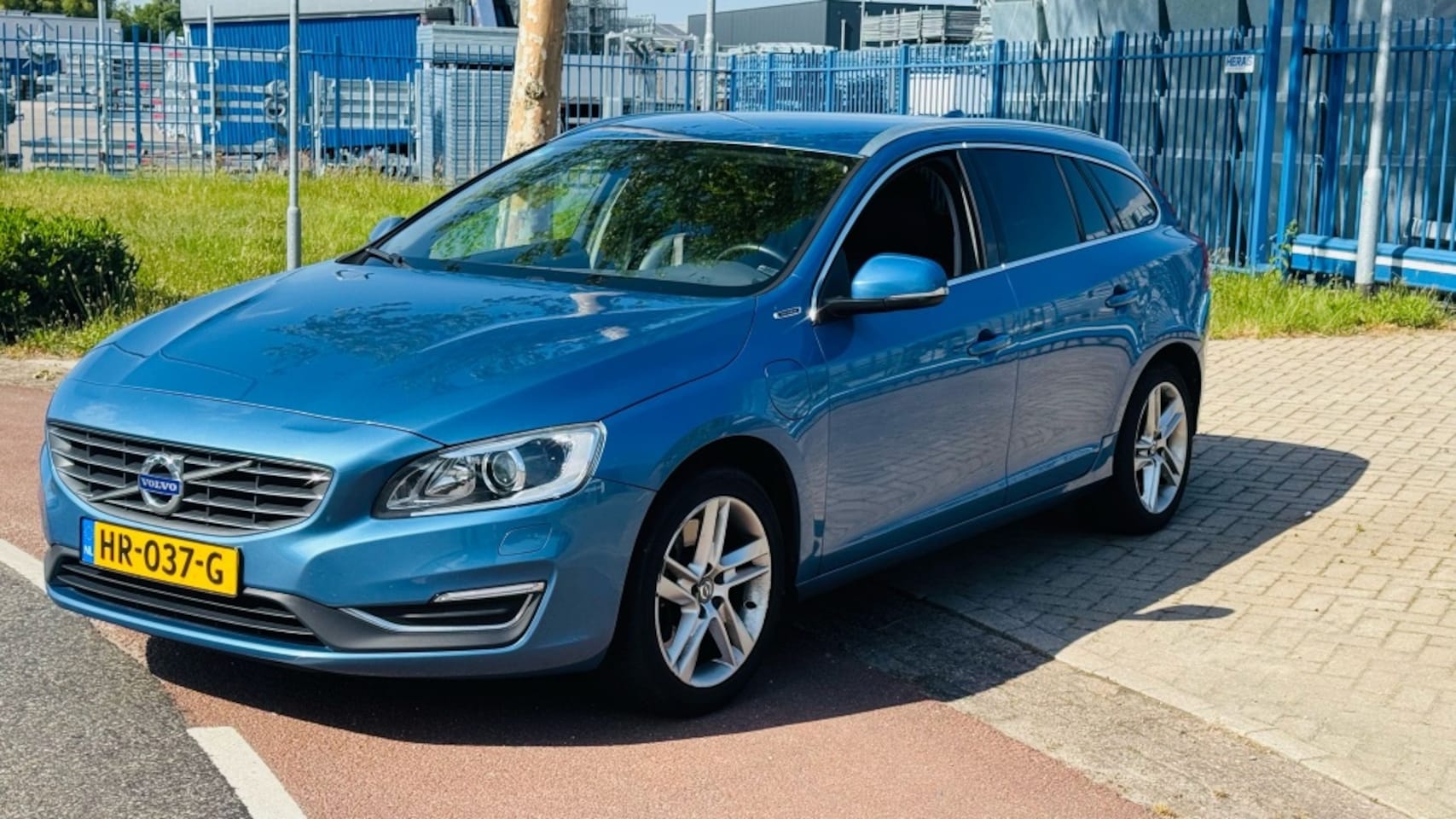 Volvo V40 - 2.0 D2 R-Design Bns - AutoWereld.nl