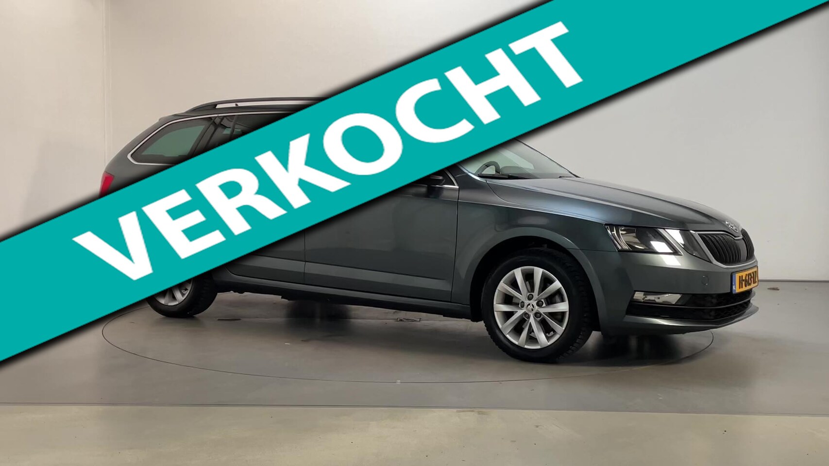 Skoda Octavia Combi - 1.5 TSI 150pk DSG Greentech Business Edition Navigatie Leder-Stof Stoelverwarming DAB+ - AutoWereld.nl