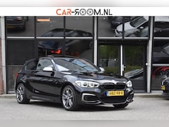BMW 1-serie - M140i xDrive High Executive Pano Camera H/K Leder Elekstoel