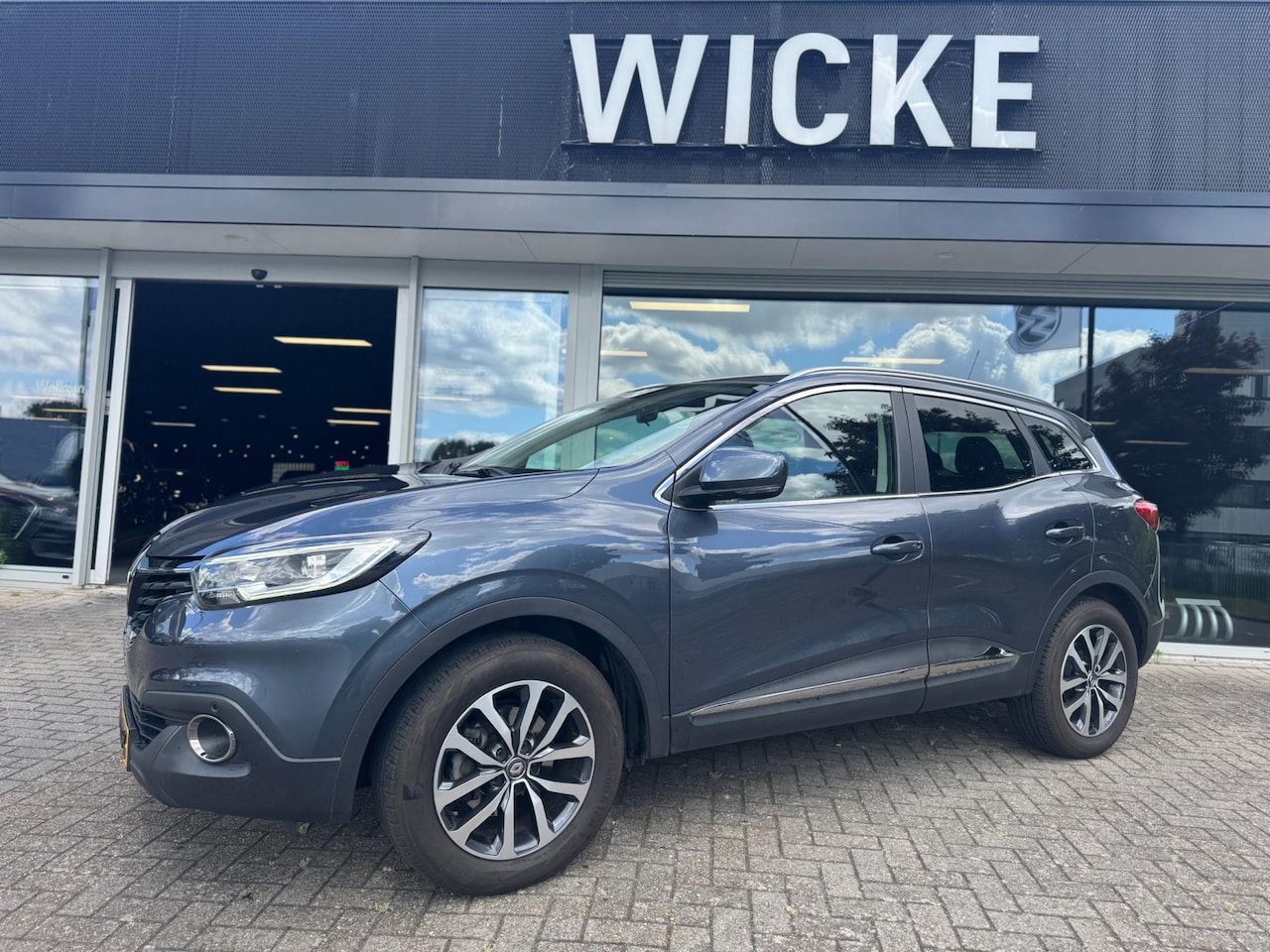 Renault Kadjar - 1.2 TCe Limited Navigatie Led Trekhaak PDC Clima - AutoWereld.nl