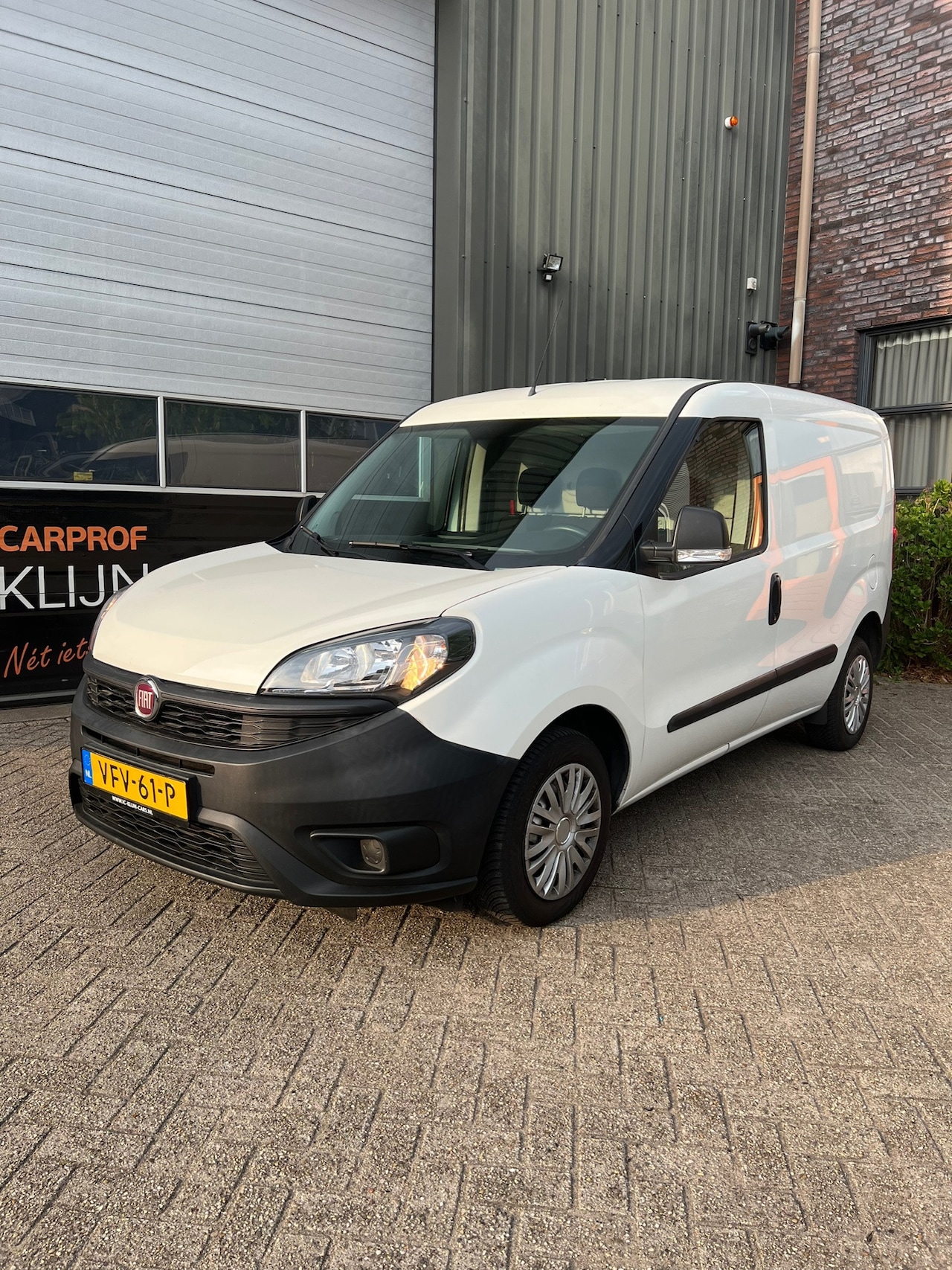 Fiat Doblò Cargo - 1.6 MJ L1H1 105pk/airco /cruise/navi/ - AutoWereld.nl